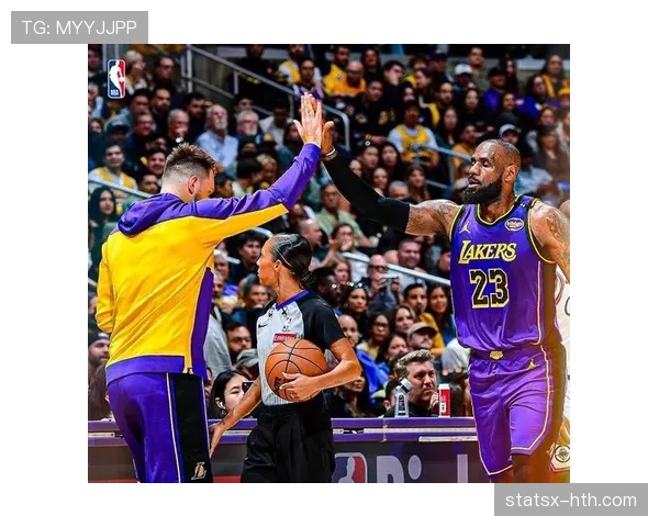 詹姆斯季后赛关键时刻投篮命中率提升拉开湖人核心差距